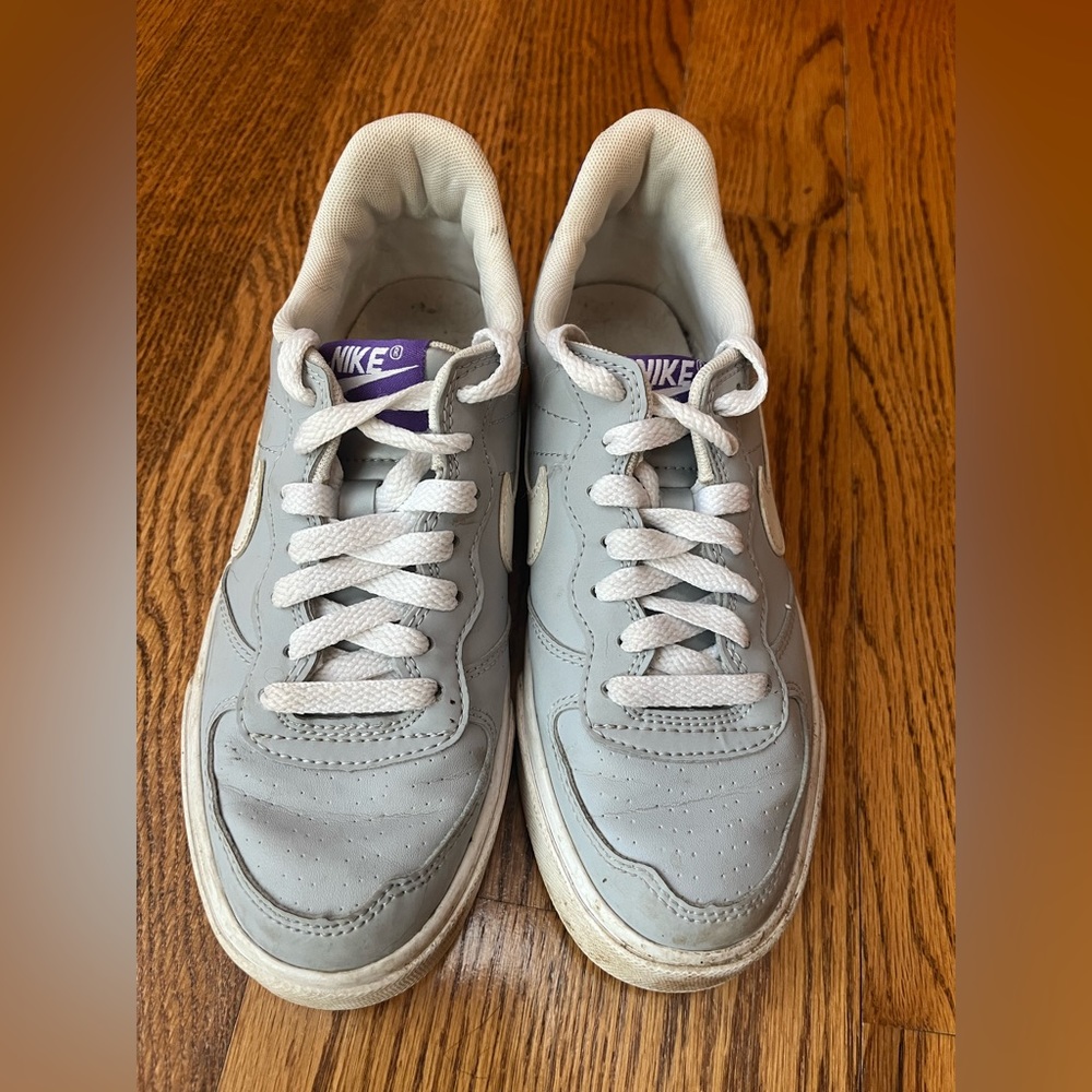 NIKE Women’s Size 6 Air Force Sneakers